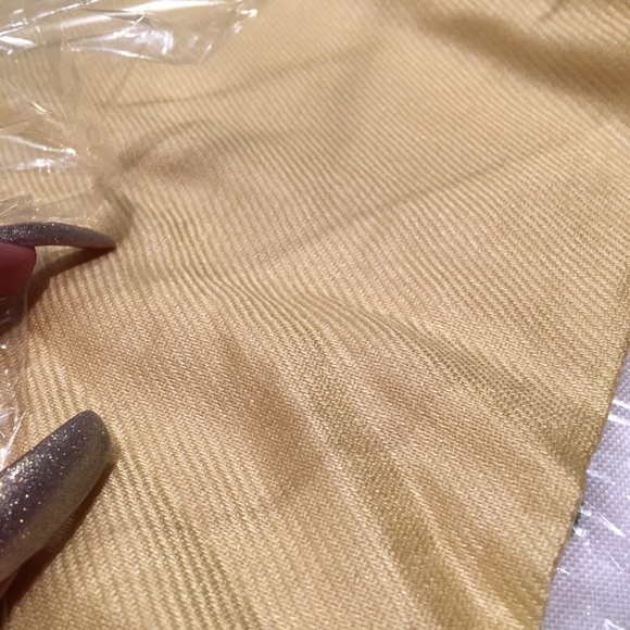 Canary Yellow 100% Pashmina Scarf 28β x 76β - Picture 7 of 7